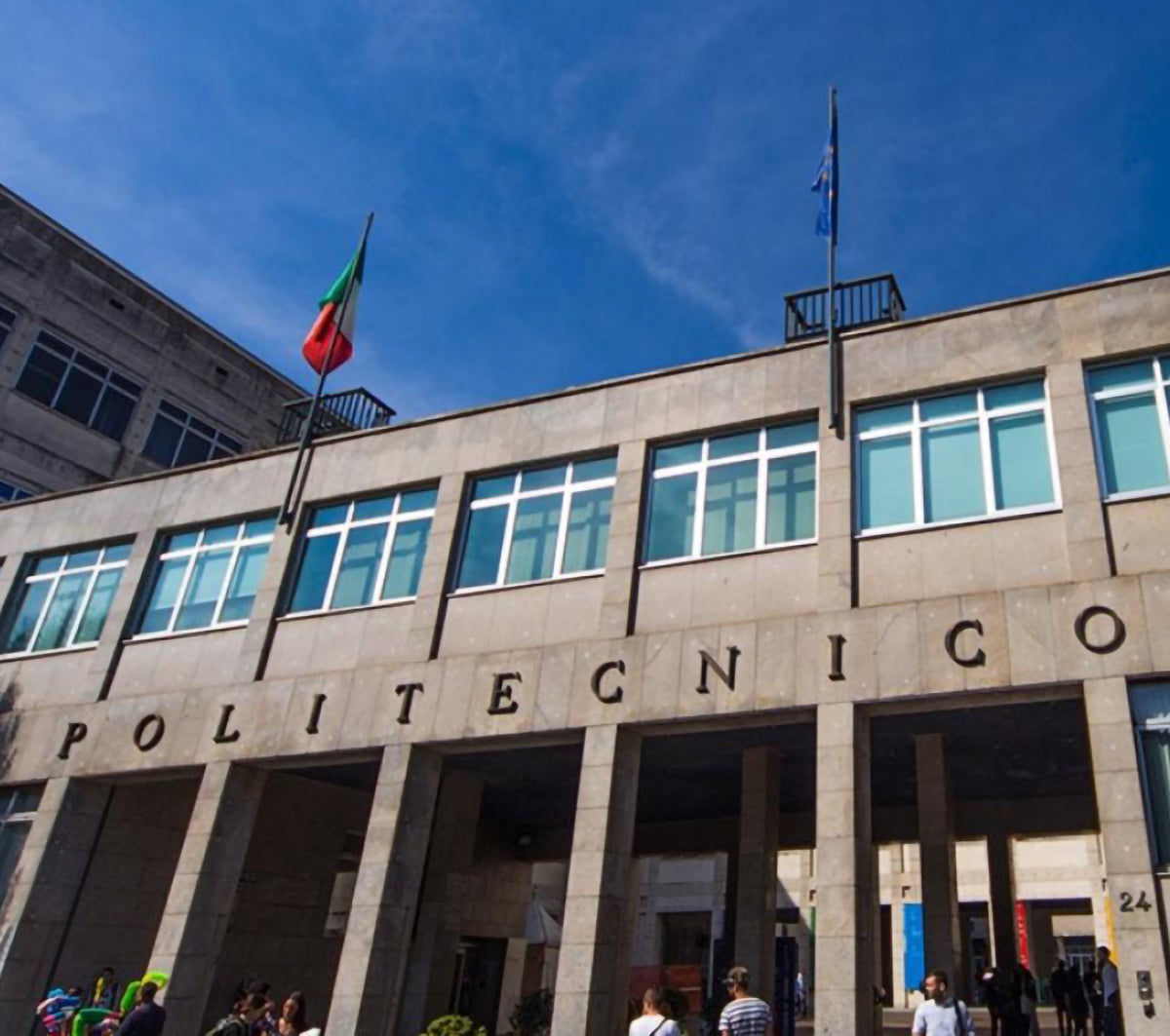 pure cbd vicino al politecnico